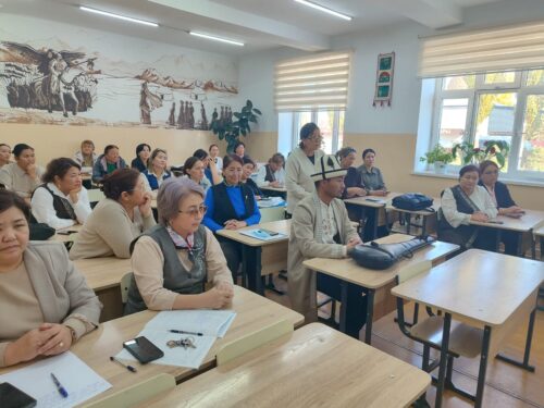 Жез таңдай акын Жеңижоктун 165 жылдыгына карата филармониянын ырчылары менен окуучулардын жолугушуу иш-чарасы өттү.
